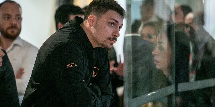 Jair Renan visita Bolsonaro na PF: “Está muito fragilizado e muito triste”