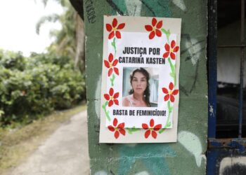 Moradores são contra mudança de nome de praia em homenagem a Catarina Kasten em Florianópolis