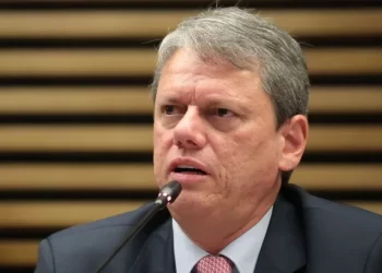 ‘Não acho nenhum absurdo prisão perpétua no Brasil’, diz Tarcísio de Freitas