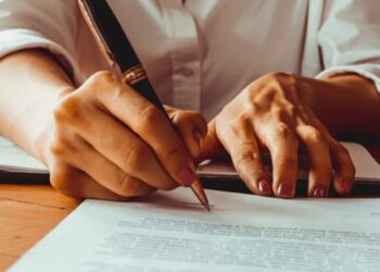 tj-mantem-decisao-de-juiz-de-cotia-e-anula-contrato-de-corretagem-por-mania-bipolar-de-cliente