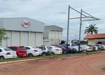 Justiça do Trabalho libera funcionamento parcial do frigorífico da JBS após vazamento de amônia em Pimenta Bueno