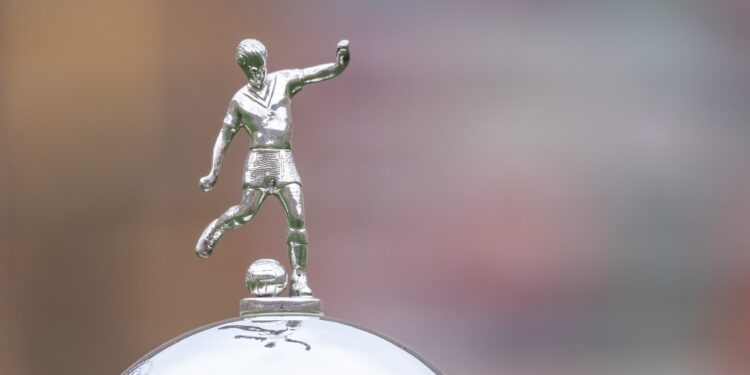 Globo, ESPN e Paramount renovam direitos da Libertadores até 2030; SBT leva Sul-Americana