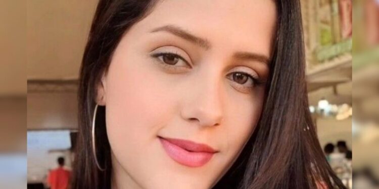 Professora tem 60% do corpo queimado com gasolina e namorado é principal suspeito