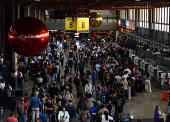 Após ciclone, falta de energia ainda afeta 1,3 milhão de imóveis em São Paulo