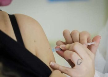 Cotia e Vargem Grande começam a vacinar grávidas contra bronquiolite