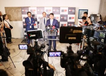 apos-reuniao,-governos-decidem-iniciar-processo-para-encerrar-contrato-com-a-enel