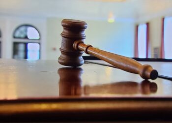 Trump quer retirar a cidadania americana de pessoas que nasceram fora dos EUA