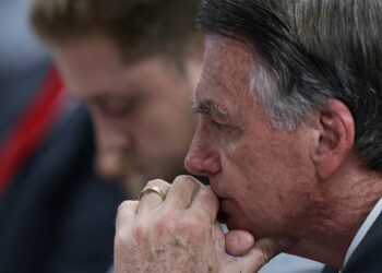 O que acontece após a conclusão de perícia médica em Bolsonaro para cirurgia