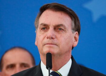 Bolsonaro tem data para ser internado e deve passar por cirurgia na véspera de Natal