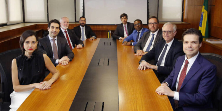 Lula oficializa demissão de 2 diretores do BC a partir de 1º de janeiro