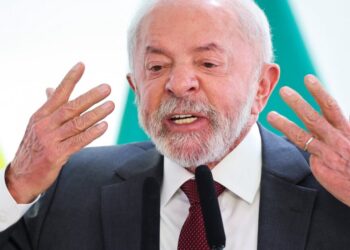 Lula quer expulsão de servidor que agrediu mulher e criança no DF