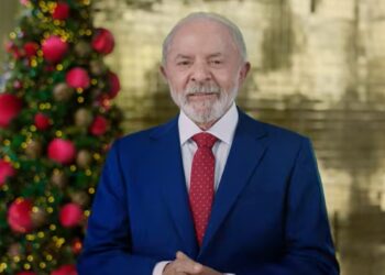 “Nossa soberania e democracia saíram vencedoras”, diz Lula em pronunciamento de Natal