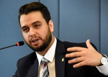 Moraes determina prisão preventiva para condenados no inquérito da trama golpista