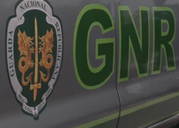 Militar da GNR barricado no posto de Felgueiras