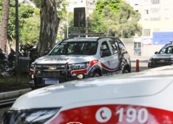 pm-prende-mulher-durante-atendimento-de-ocorrencia-em-embu-das-artes