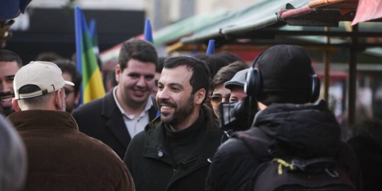 Rui Tavares reaparece para confrontar Seguro