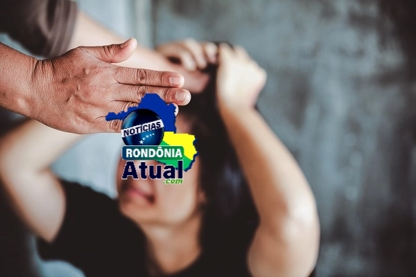 Mulher tem a cabeça jogada contra parede pelo companheiro em cena brutal na Avenida Brasil, em Ji-Paraná