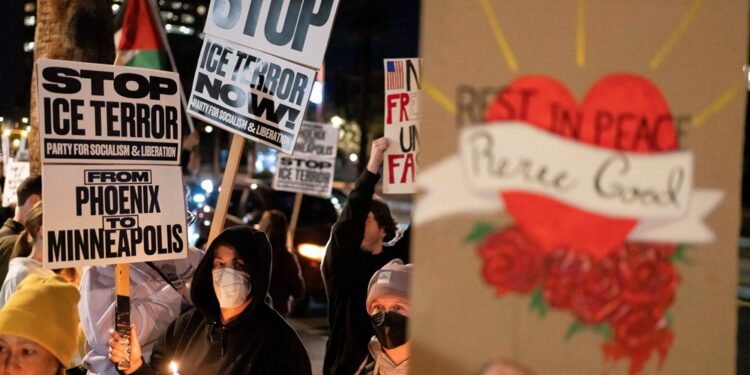 EUA: promotores renunciam após pressão para investigar viúva de mulher morta pelo ICE