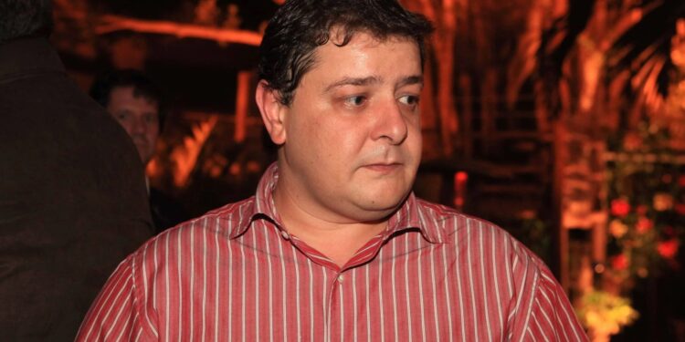 Novo pede ao STF apreensão do passaporte de Lulinha em apuração sobre fraudes no INSS