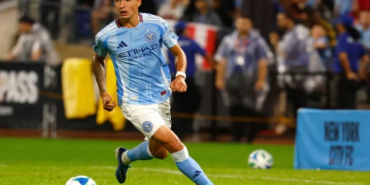 São Paulo faz sondagem por Julián Fernández, argentino indicado por Crespo