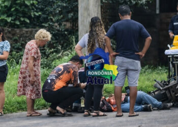 Motociclista sofre fratura ao ser colidido por caminhão em cruzamento de Ji-Paraná