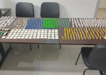 gcm-realiza-apreensoes-de-drogas-e-prende-procurado-por-homicidio-em-ibiuna