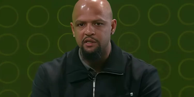 Felipe Melo é agredido por torcedores do Corinthians na Supercopa