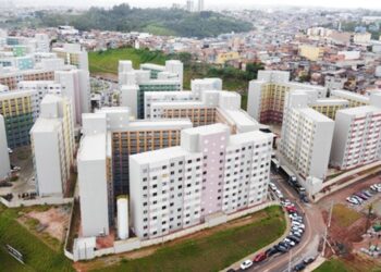 Embu das Artes: Governo de SP entrega moradias a 230 famílias de áreas de risco