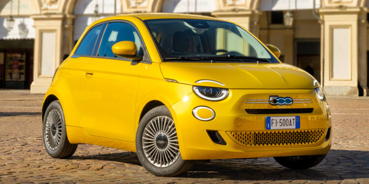 Este FIAT 500 Hybrid custa menos 7000 euros por um motivo