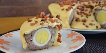 Receita: Bolovo vulcão de carne moída com cobertura cremosa de queijo