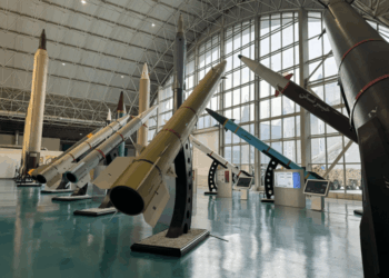 Irã afirma que as capacidades de mísseis do país são inegociáveis