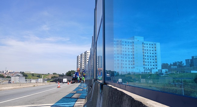 Trecho do Rodoanel na região recebe barreiras acústicas de acrílico