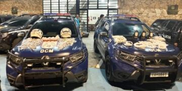 Traficante flagrado com grande quantidade de drogas na região da Granja Viana