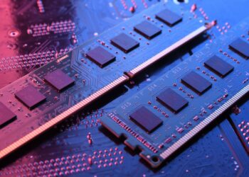 Lenovo alerta para nova crise de chips e prevê queda nas vendas globais de PCs em 2026