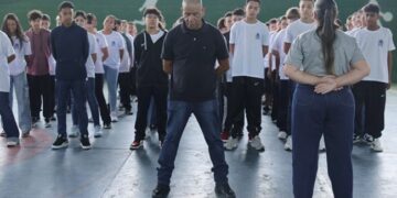 Escolas cívico-militares tem início de aulas na região