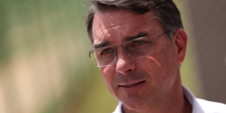 Justiça derruba suspensão do post de Flávio sobre “Partidos dos Traficantes”