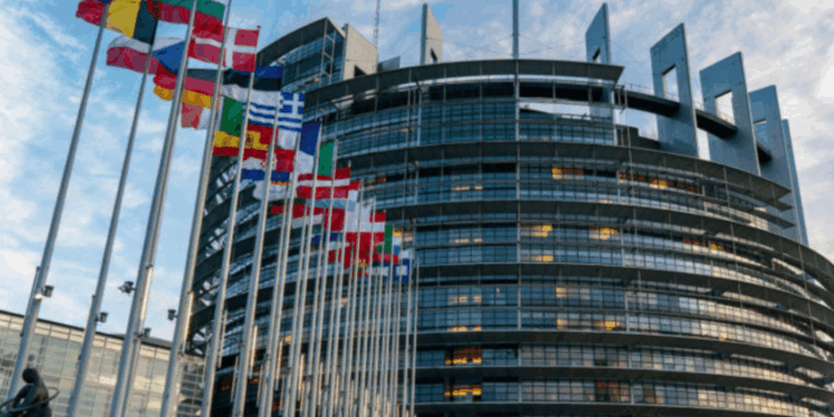 Comissão Europeia exige que EUA respeitem acordo de 2025