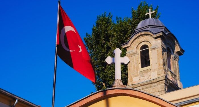 Parlamento Europeu condena a expulsão de cristãos estrangeiros na Turquia