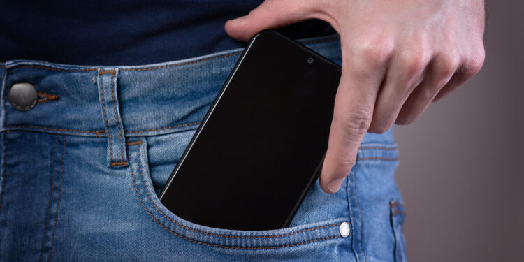 Fabricante responde por explosão de celular se não houve uso incorreto