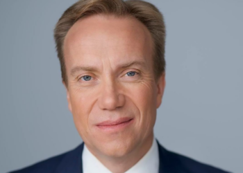 CEO do Fórum Económico Mundial demite-se após investigação às ligações a Epstein