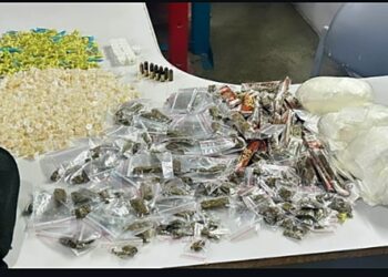 pm-intercepta-carro-com-drogas,-municoes-e-dinheiro-em-cotia