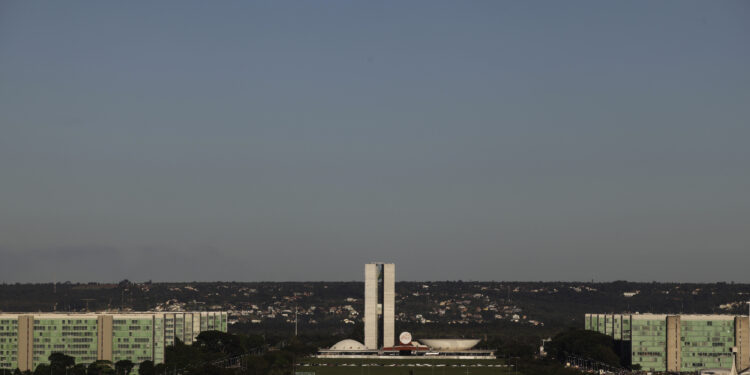 Governo Lula piora projeção de déficit em 2026 e prevê bloqueio de R$ 1,6 bi