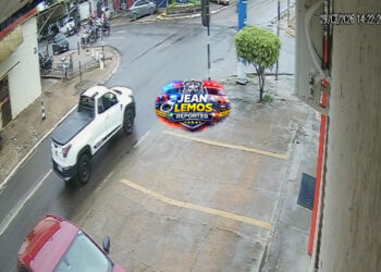 Câmera de monitoramento registrou acidente na t-23 com k5, em Ji-Paraná neste domingo, confira o vídeo