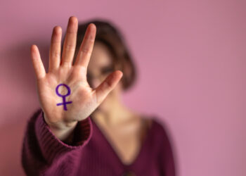 Lei que prioriza vítima de violência doméstica em cursos é constitucional