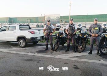 homem-com-carro-adulterado-tenta-fugir-da-pm,-mas-acaba-detido-em-rodovia