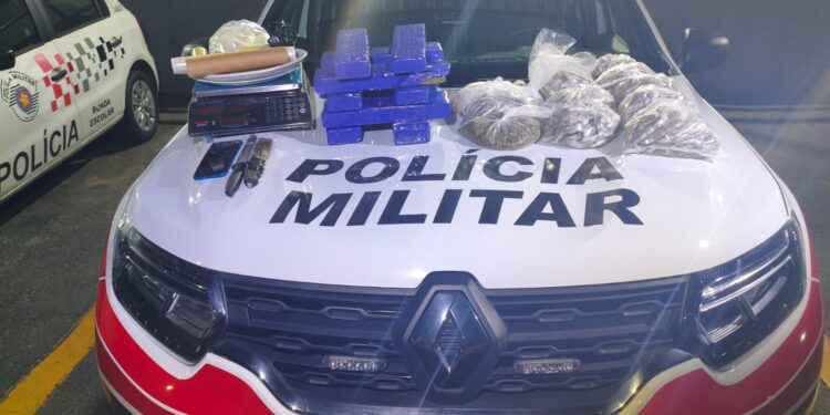 Polícia apreende mais de 11 kg de drogas em casa usada pelo tráfico em São José dos Campos
