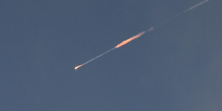 Irão volta ao ataque: cinco mortos em Israel e novas explosões em Abu Dhabi