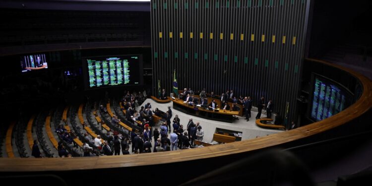Câmara aprova permissão da venda de medicamentos em supermercados