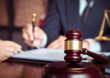 Guarda municipal suspeita de balear vizinhos em João Pessoa é solta após audiência de custódia