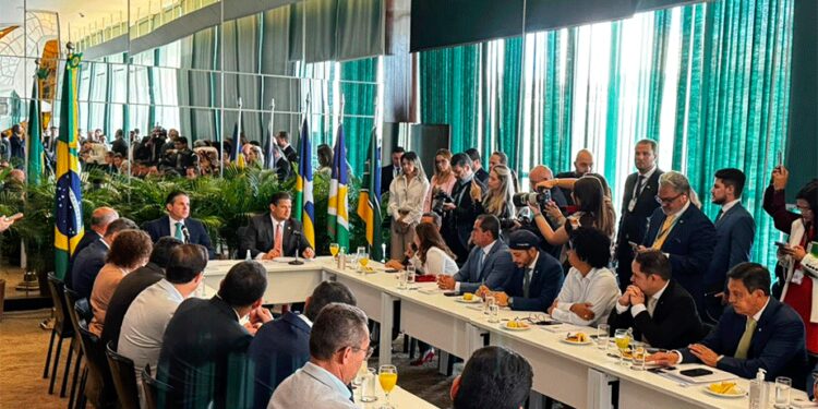 Dignidade aos servidores: Sílvia Cristina destaca o envio da PEC 47 da transposição à CCJ da Câmara dos Deputados